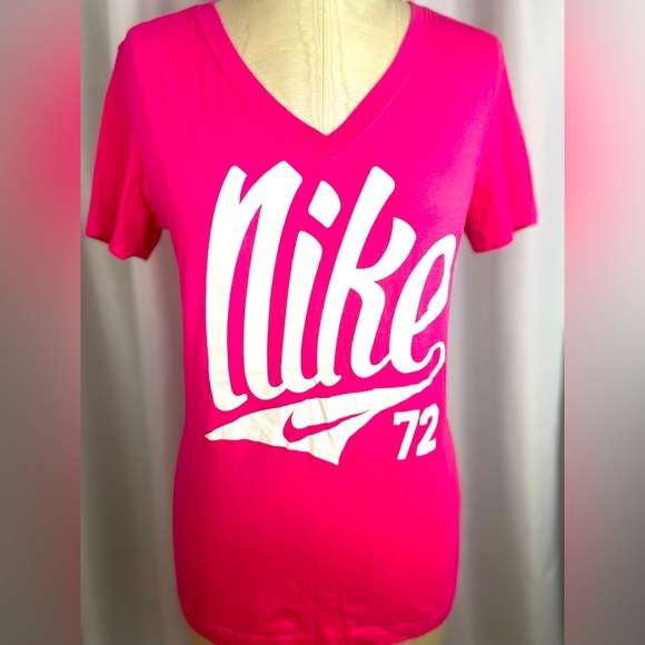 Nike Women's Slim Fit T-Shirt - Pink, Size Large - Picture 1 of 7